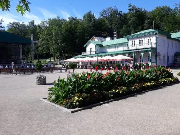 Gdzie zjeść w Iwoniczu-Zdroju? Odkryj najlepsze restauracje Gdzie zjeść w Iwoniczu-Zdroju? Odkryj najlepsze restauracje