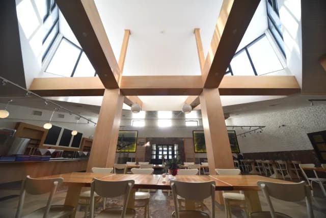 Gdzie zjeść w Jasnej Górze? Najlepsze restauracje i kawiarnie Gdzie zjeść w Jasnej Górze? Najlepsze restauracje i kawiarnie